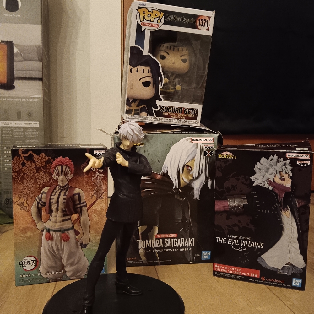 5 Anime figurines
